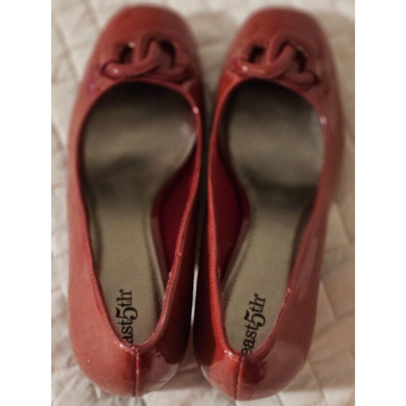 NWOB East 5th Rust Colored Pump Closed Toe Stacked heel SZ 7 1/2 M - Picture 1 of 4